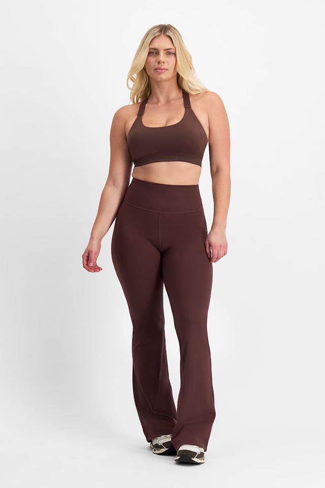 Zoe (She/Her) wears size Large and is 170cm tall with 98cm chest and 85cm waist