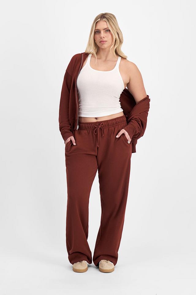 Zoe (She/Her) wears size Large and is 170cm tall with 98cm chest and 85cm waist