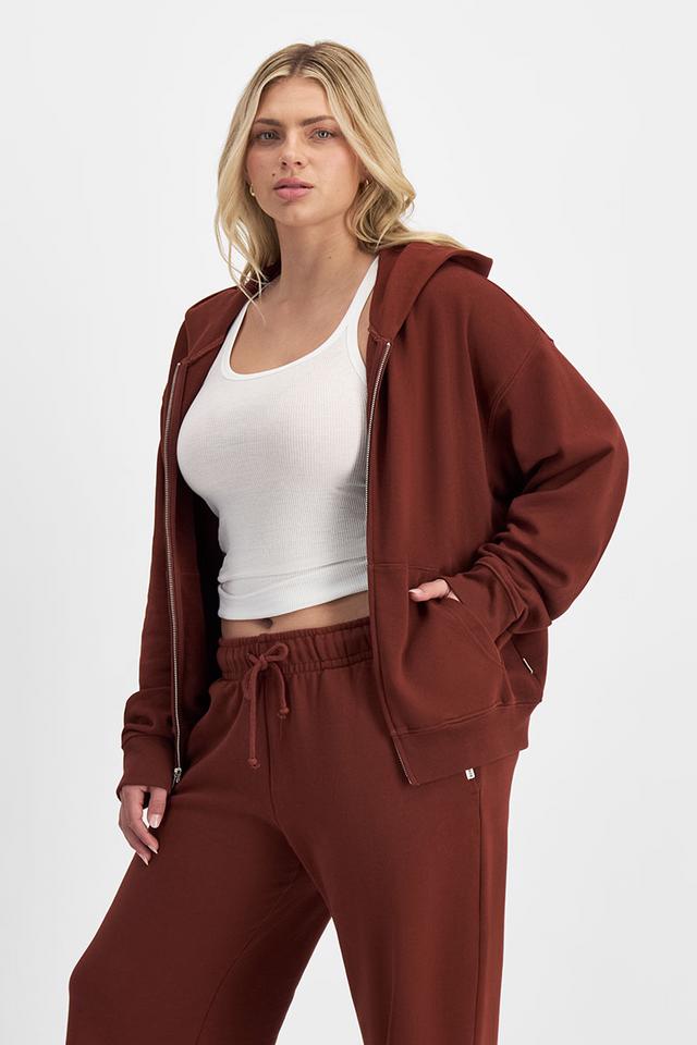Zoe (She/Her) wears size Large and is 170cm tall with 98cm chest and 85cm waist