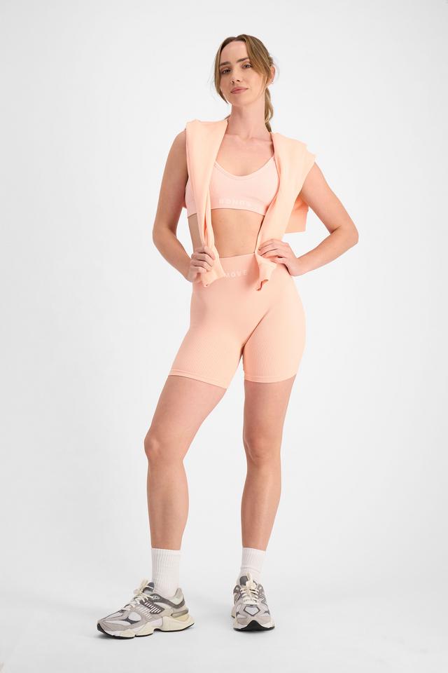 Mikaela (She/Her) wears size S and is 177cm tall with 89cm chest and 66cm waist