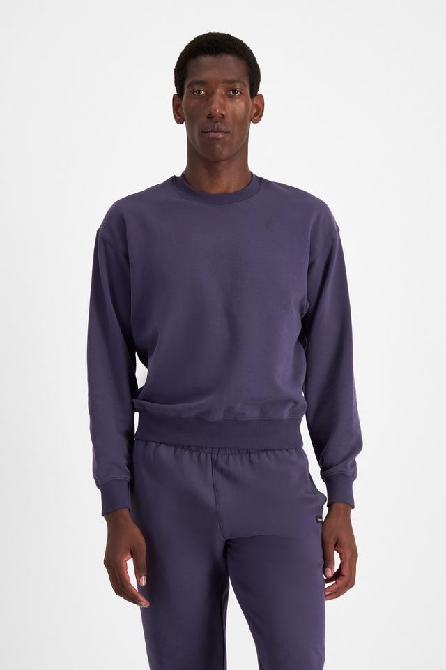 Emmanuel (He/Him) wears size M and is 182cm tall with 93cm chest and 73cm waist