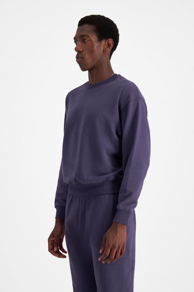 Emmanuel (He/Him) wears size M and is 182cm tall with 93cm chest and 73cm waist