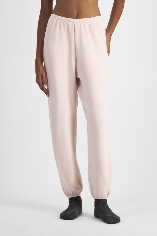 Norway (She/Her) wears size S and is 178cm tall with 82cm chest and 69cm waist
