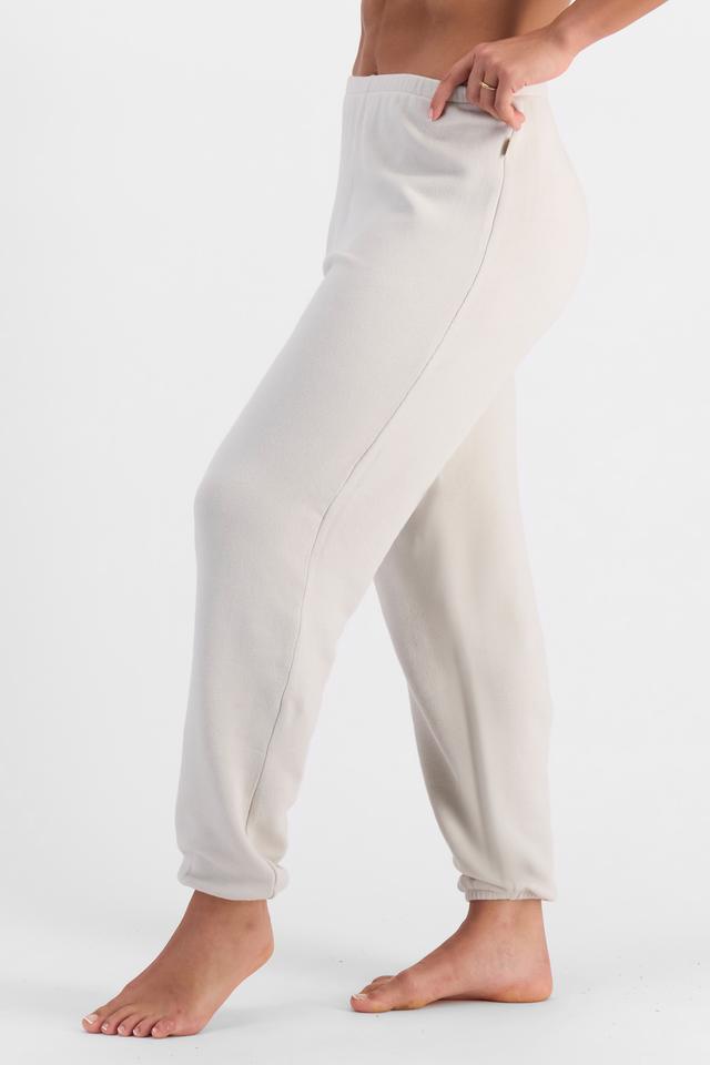 Olivia (She/Her) wears size S and is 176cm tall with cm chest and cm waist