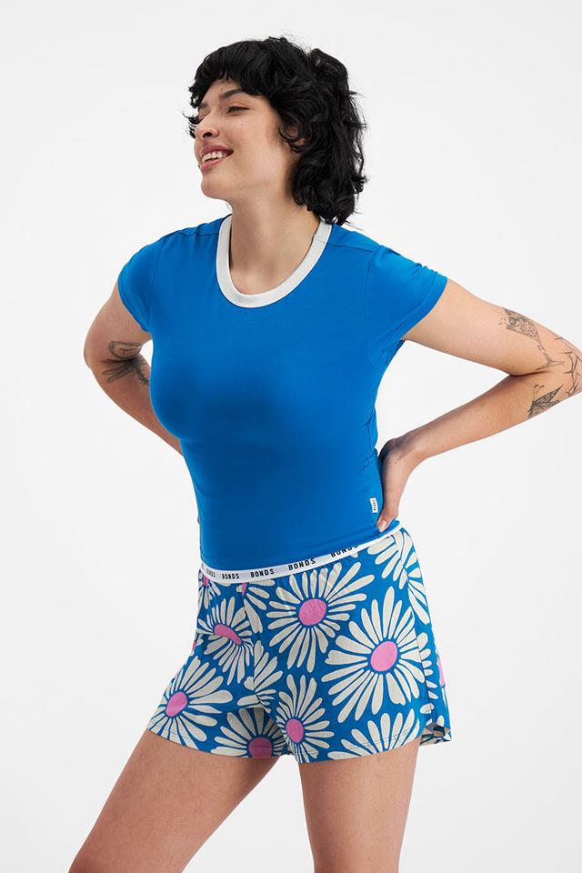 GeeGee (She/Her) wears size Small and is 178cm tall with 96cm chest and 73cm waist