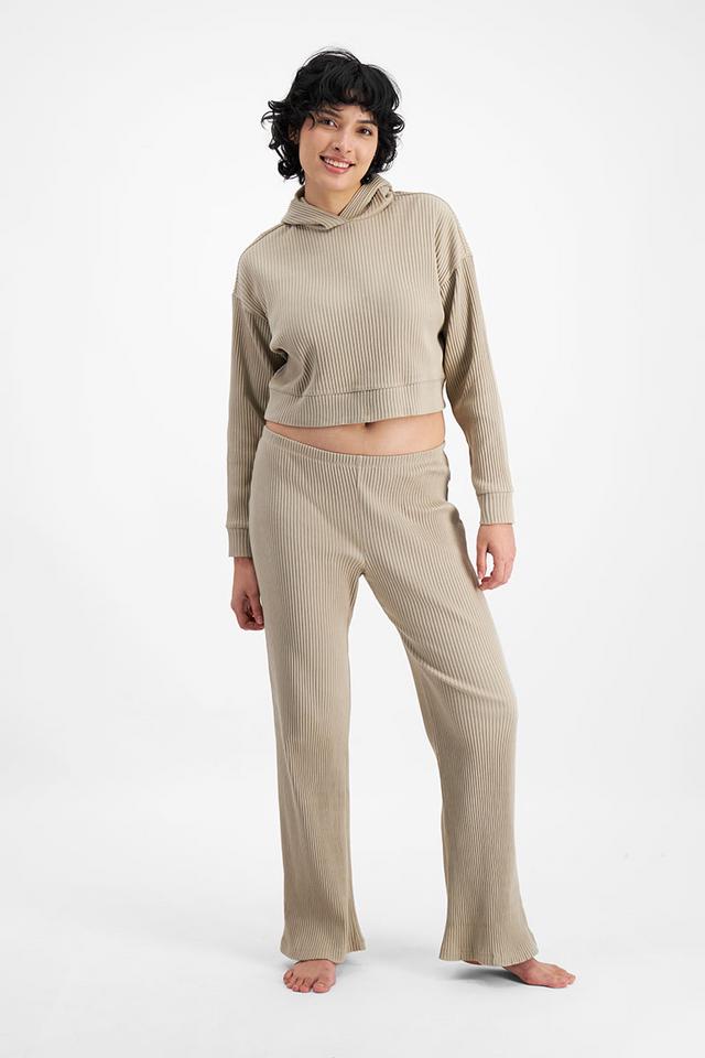 GeeGee (She/Her) wears size Small and is 178cm tall with 96cm chest and 73cm waist