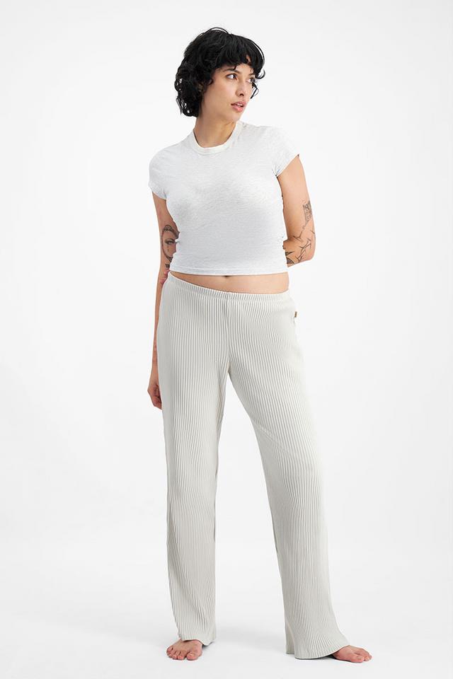GeeGee (She/Her) wears size Small and is 178cm tall with 96cm chest and 73cm waist