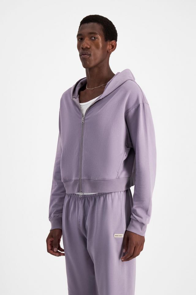 Emmanuel (He/Him) wears size M and is 182cm tall with 93cm chest and 73cm waist