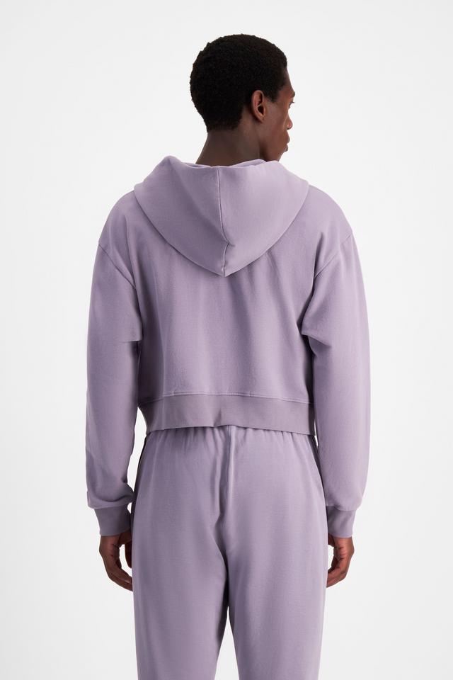 Emmanuel (He/Him) wears size M and is 182cm tall with 93cm chest and 73cm waist