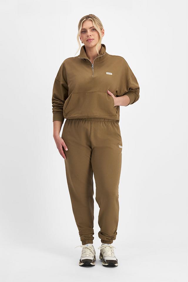 Zoe (She/Her) wears size Large and is 170cm tall with 98cm chest and 85cm waist