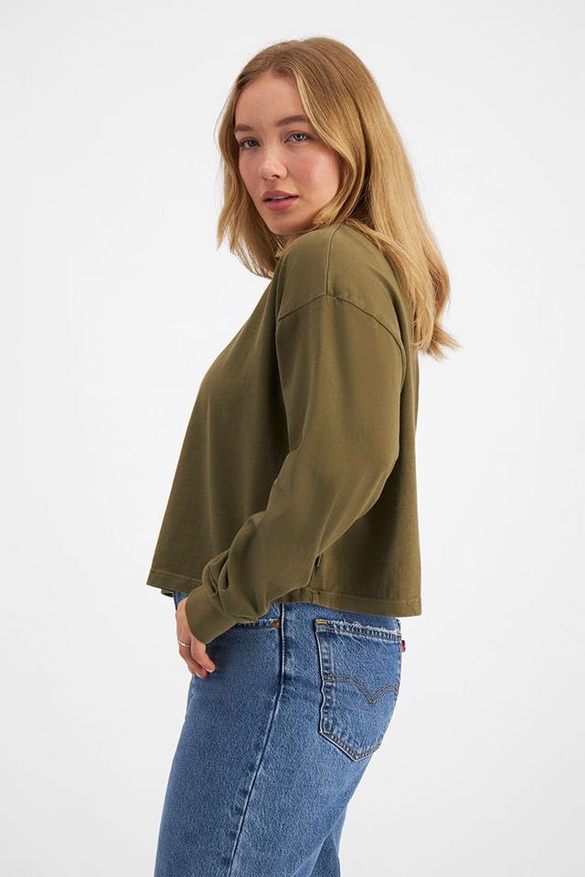 Taylor (She/Her) wears size Large and is 161cm tall with 98cm chest and 74cm waist