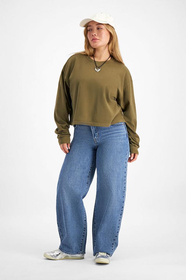 Taylor (She/Her) wears size Large and is 161cm tall with 98cm chest and 74cm waist