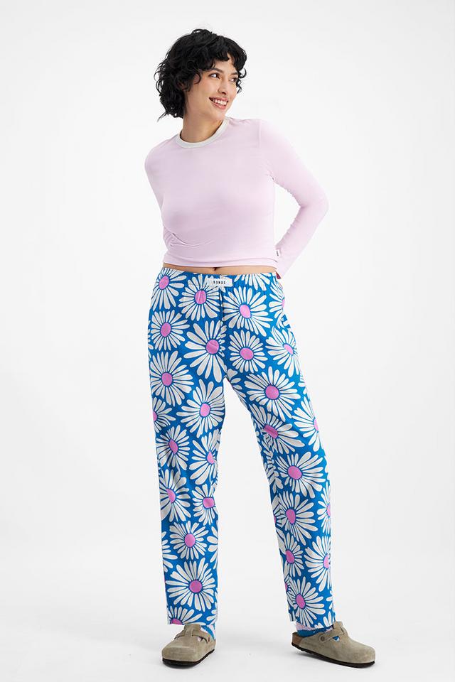 GeeGee (She/Her) wears size Small and is 178cm tall with 96cm chest and 73cm waist