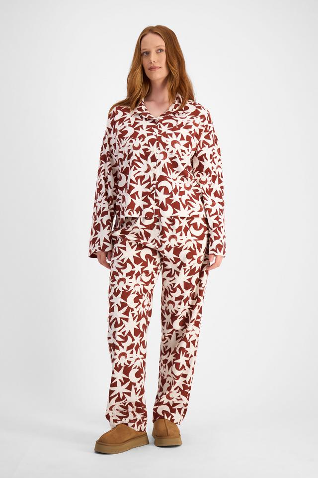 Martine (She/Her) wears size L and is 175cm tall with 82cm chest and 76cm waist
