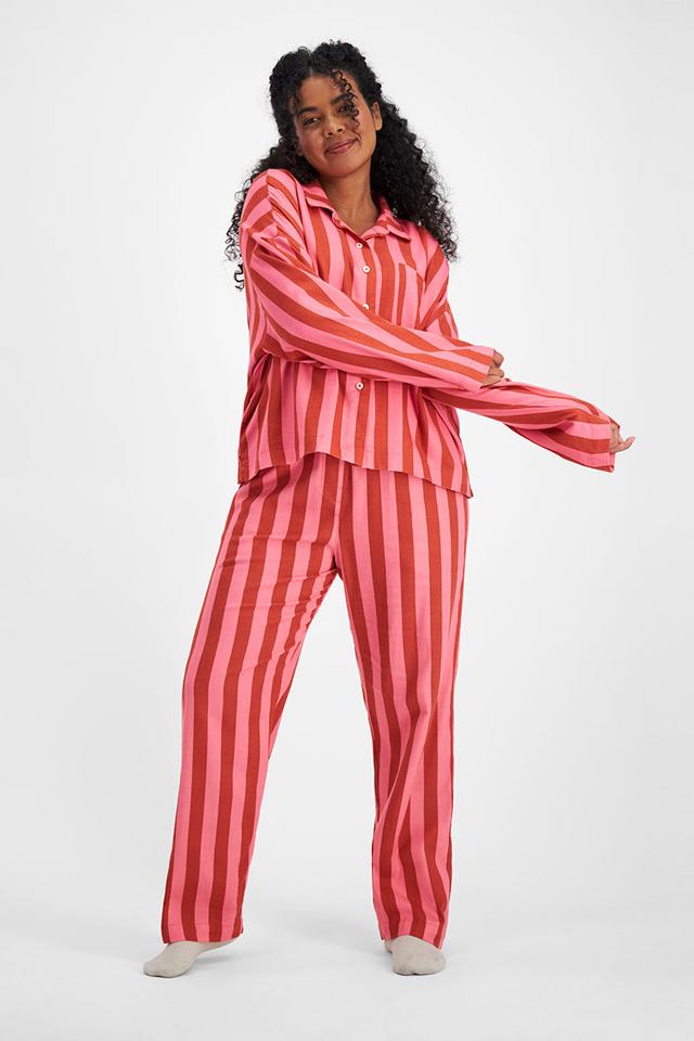 Larissa (She/Her) wears size Large and is 170.18cm tall with 90.17cm chest and 79.756cm waist