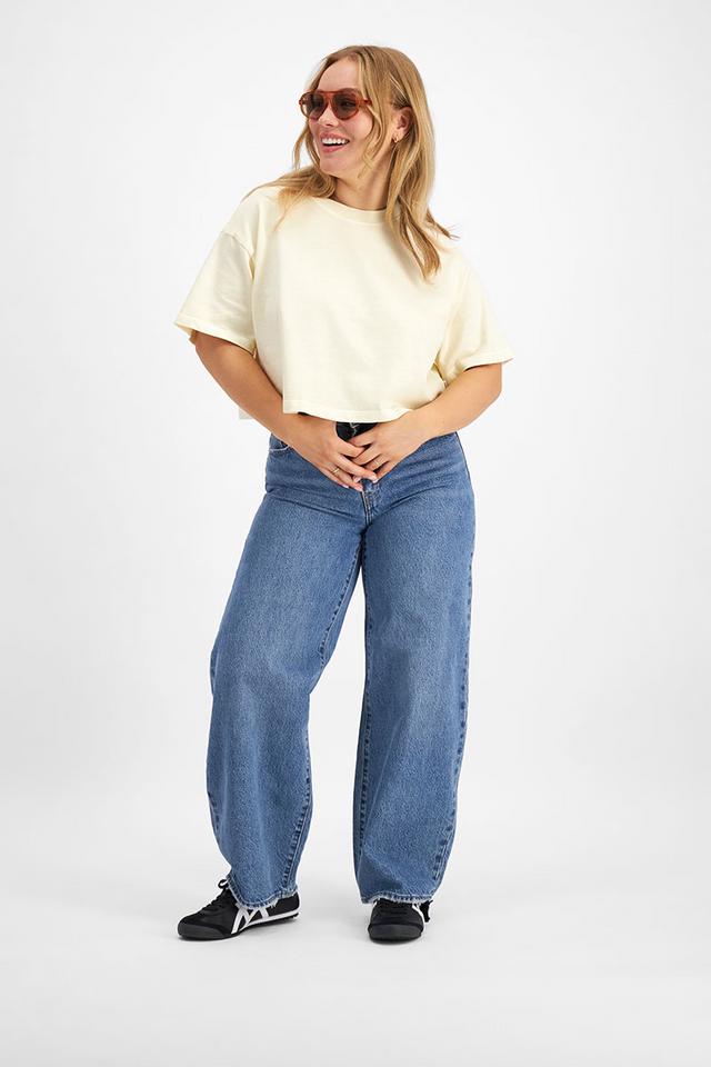 Taylor (She/Her) wears size Large and is 161cm tall with 98cm chest and 74cm waist