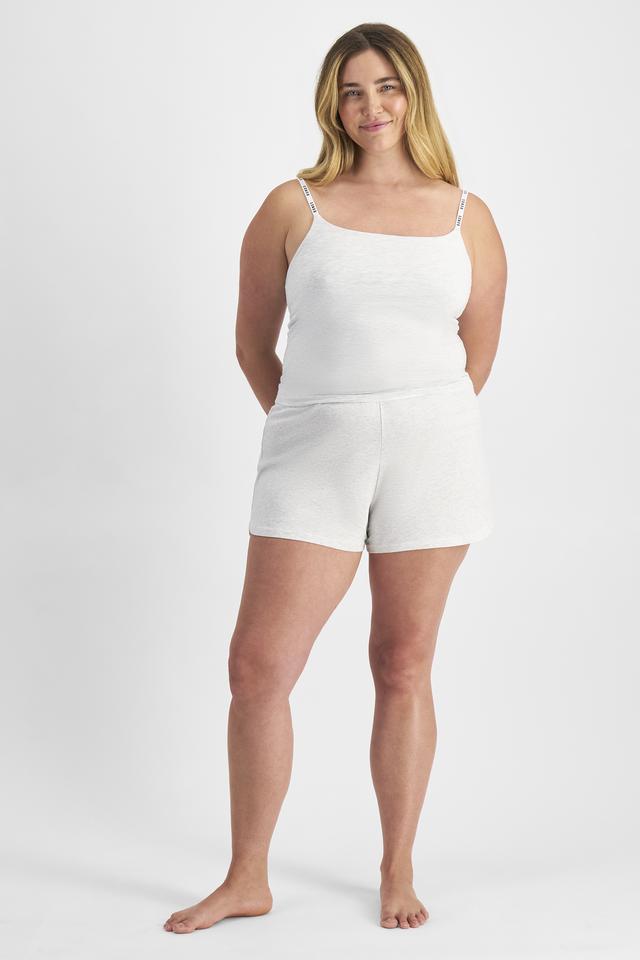 Chanel (She/Her) wears size L and is 176cm tall with 104cm chest and 89cm waist
