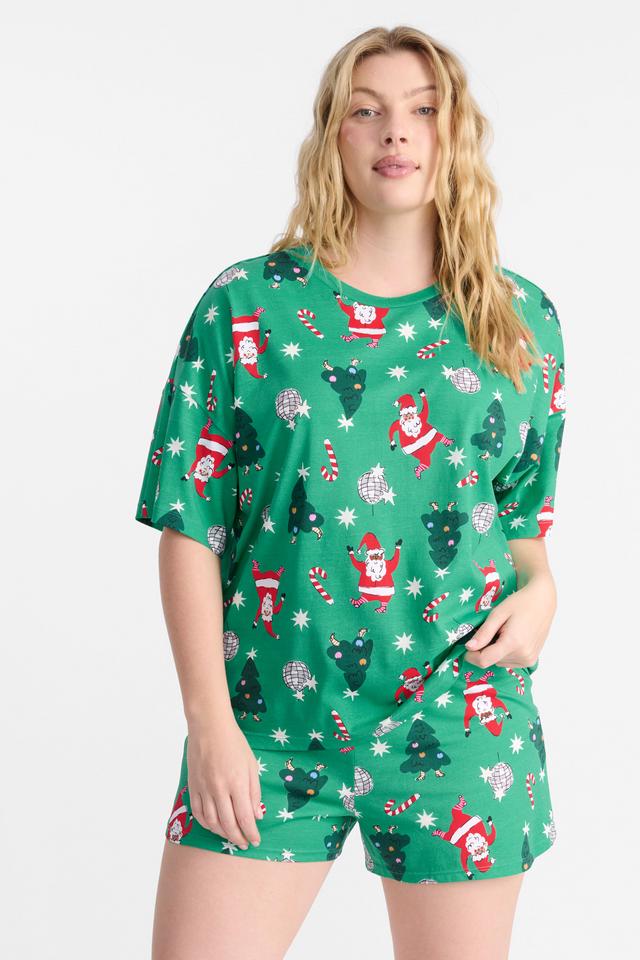 Georgia (She/Her) wears size L and is 172cm tall with 101cm chest and 86cm waist