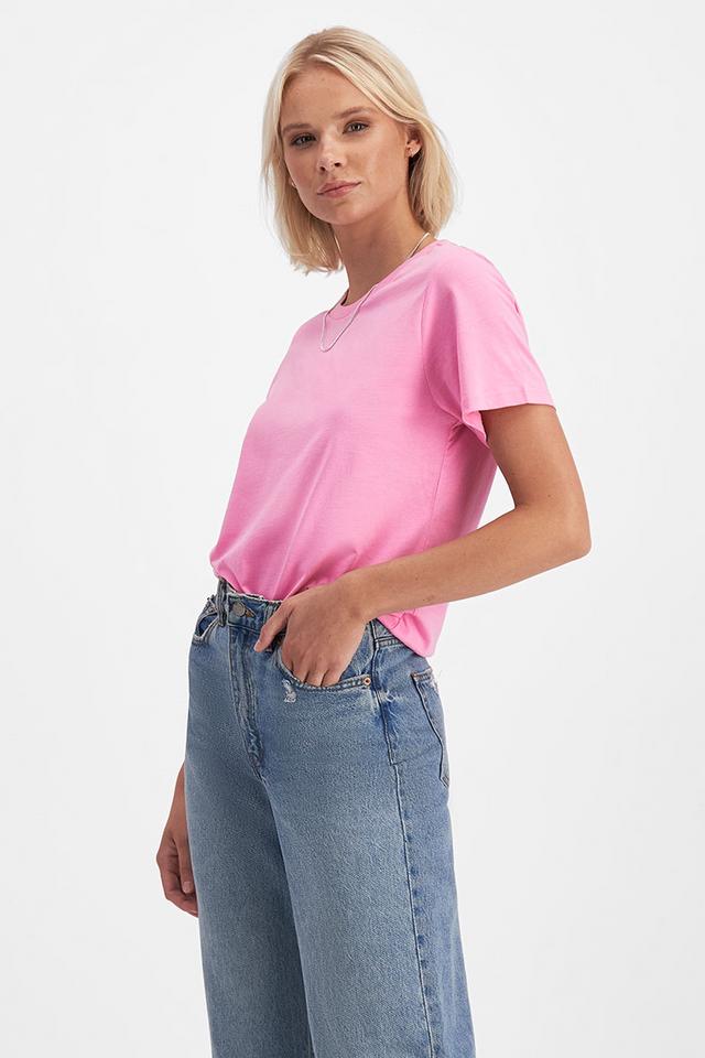 Annalise (She/Her) wears size Small and is 175cm tall with 85cm chest and 68cm waist
