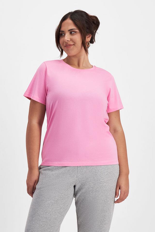 Bella (She/Her) wears size Large and is 173cm tall with 95cm chest and 77cm waist