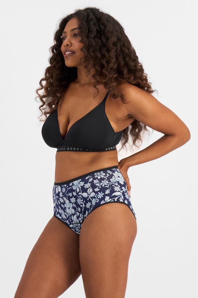 Camryn (She/Her) wears size 10 and is 106cm tall with 95cm chest and 74cm waist