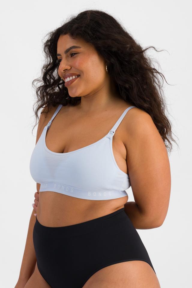 Laura (She/Her) wears size 14 and is 165cm tall with 94cm chest and 76cm waist