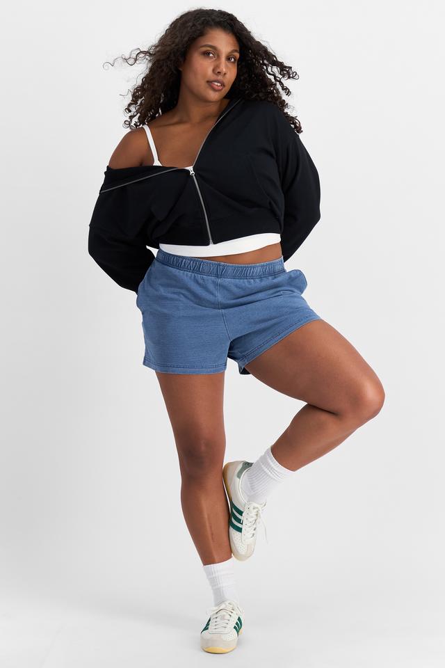 Camryn (She/Her) wears size S and is 106cm tall with 95cm chest and 74cm waist