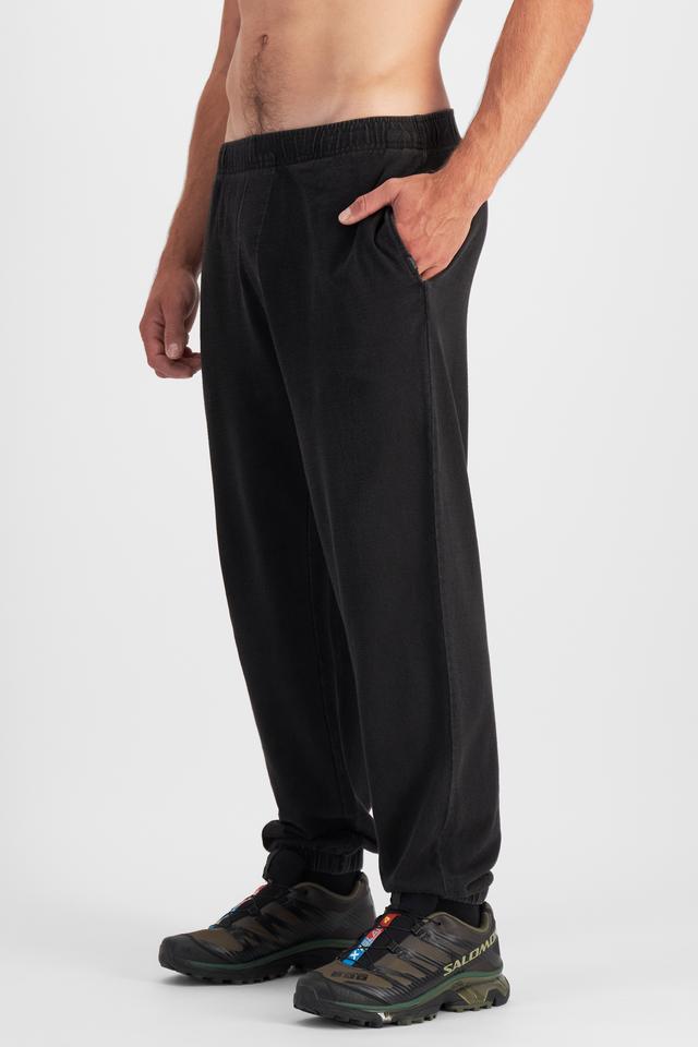 Charlie (He/Him) Wears Size M And Is 183cm Tall With 104cm Chest And 85cm Waist