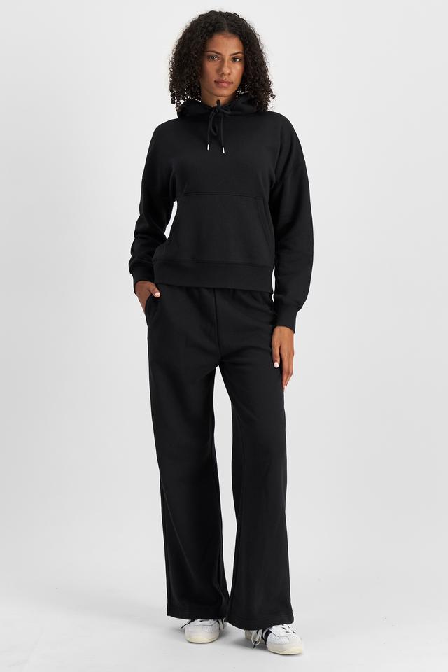 Norway (She/Her) wears size S and is 178cm tall with 82cm chest and 69cm waist