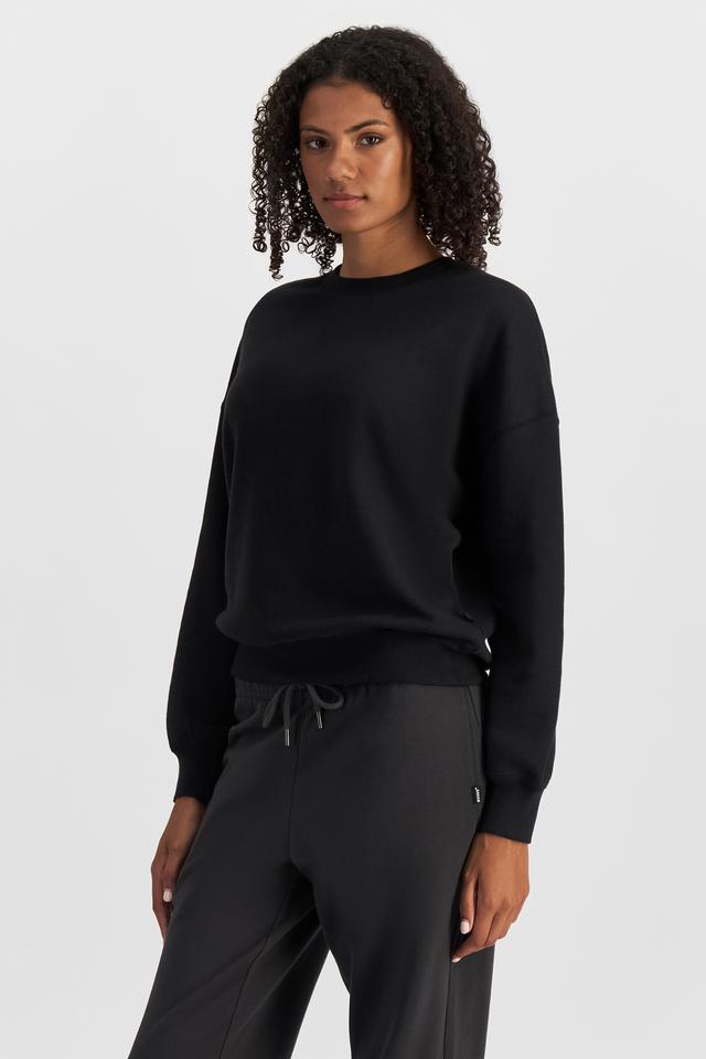 Norway (She/Her) wears size S and is 178cm tall with 82cm chest and 69cm waist