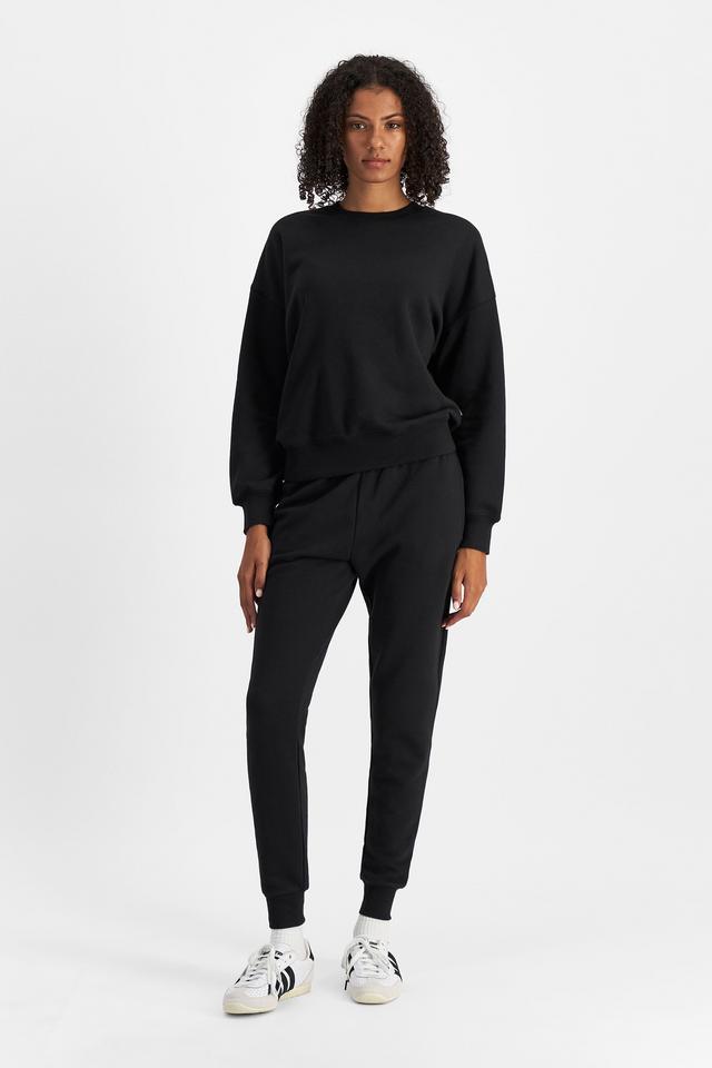 Norway (She/Her) wears size S and is 178cm tall with 82cm chest and 69cm waist