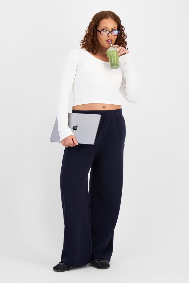 Cameron (She/Her) wears size L and is 179cm tall with 91cm chest and 74cm waist