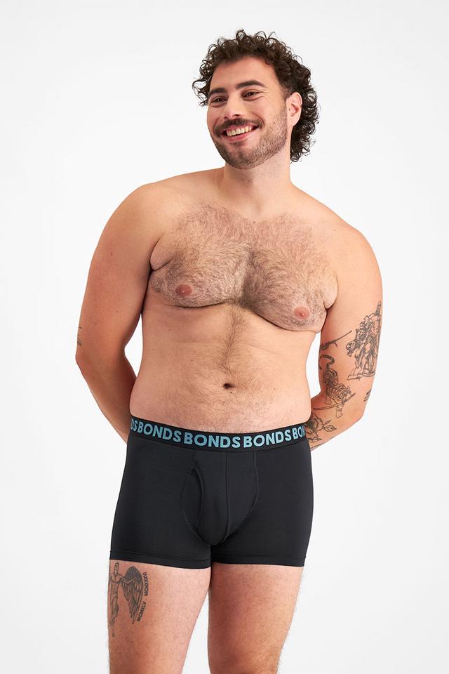 Sam (He/Him) Wears Size XL And Is 178cm Tall With 112cm Chest