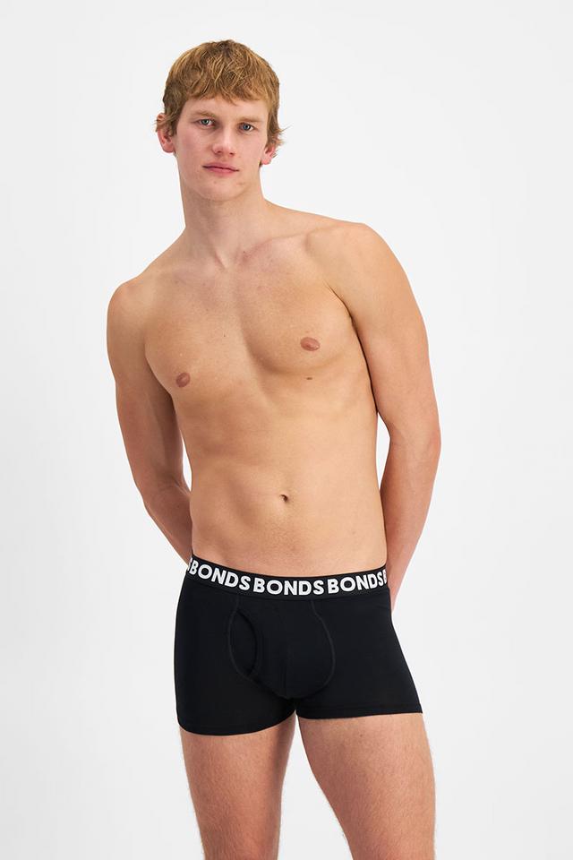 Max (He/Him) wears size Medium and is 189cm tall with 90cm chest and 73cm waist