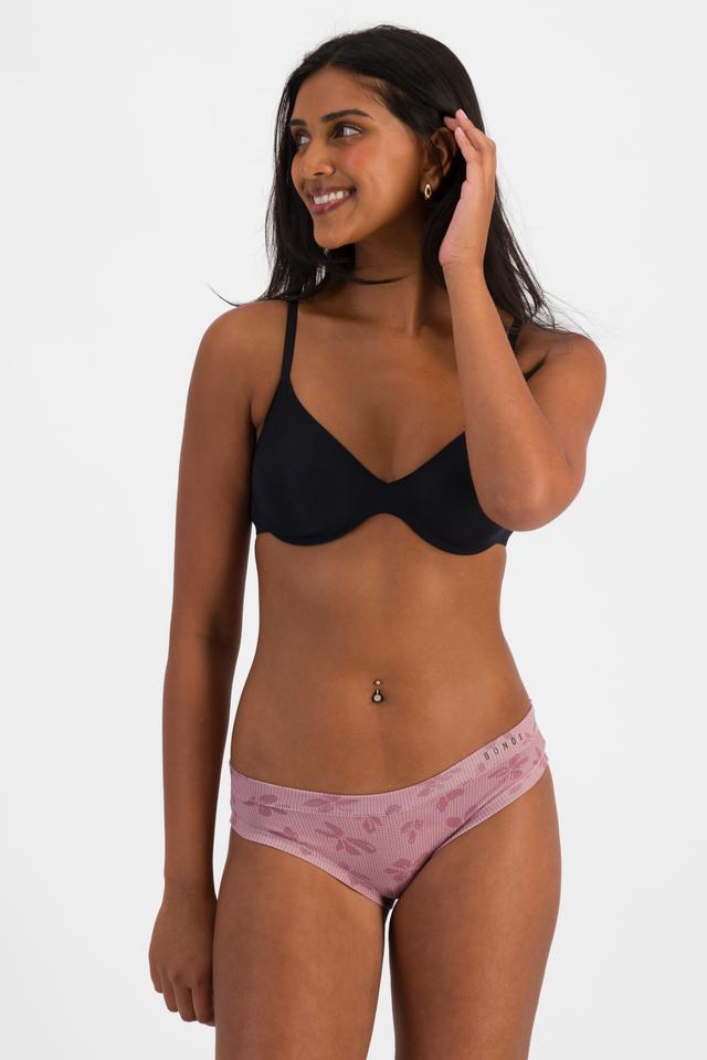 NAYA (She/Her) wears size 10 and is 174cm tall with 80cm chest and 63cm waist