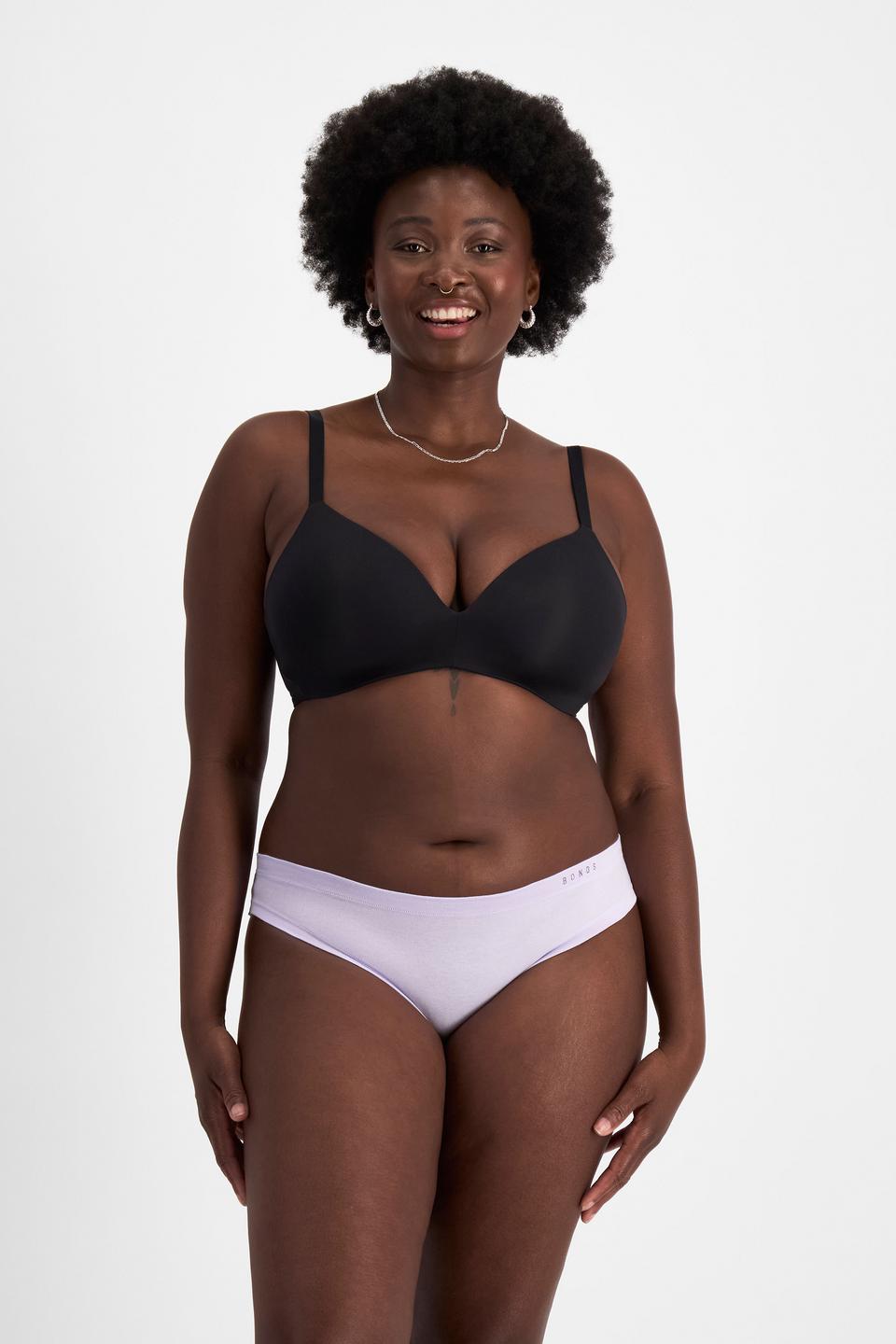 Nelly (She/Her) wears size 14 and is 173.73cm tall with 102cm chest and 84cm waist