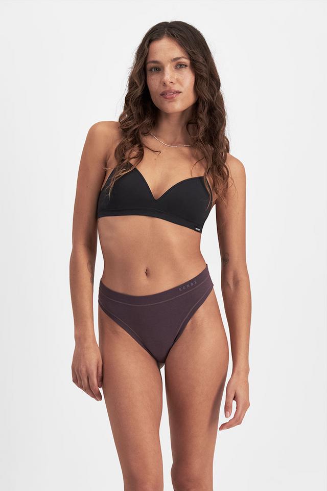 Steph (She/Her) wears size 10 and is 170cm tall with 81cm chest and 66cm waist