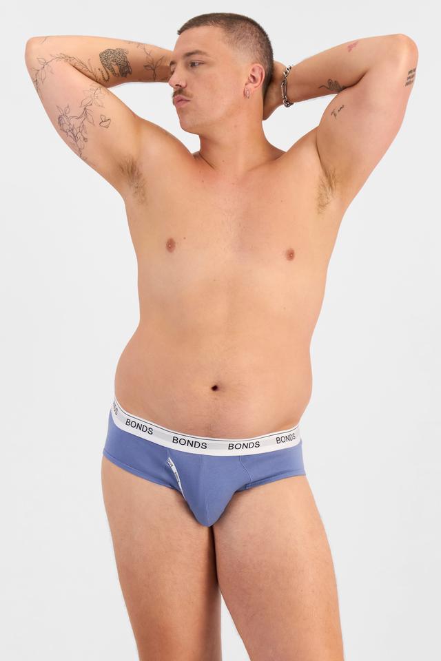 Jake (He/Him) wears size XL and is 195cm tall with 115.57cm chest and 106.68cm waist