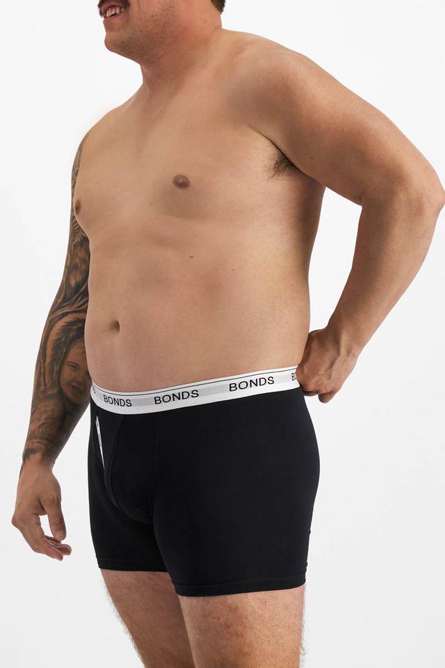 Model wears size XL, is 186cm tall with 119cm chest and 109cm waist