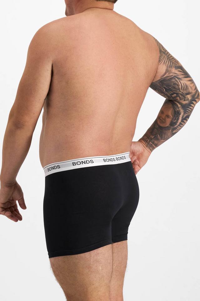 Model wears size XL, is 186cm tall with 119cm chest and 109cm waist