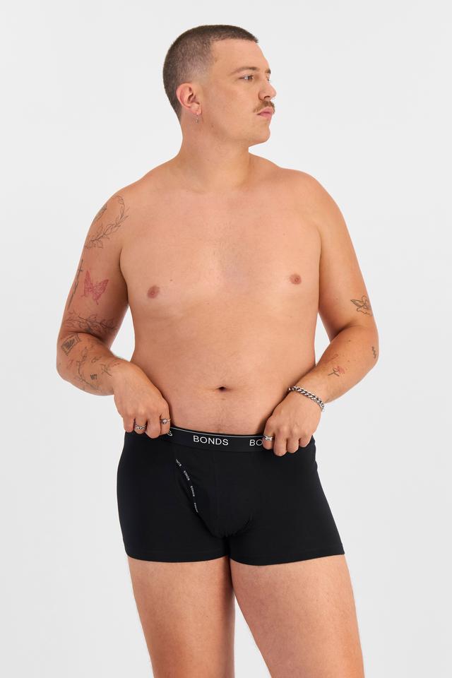 Jake (He/Him) wears size XL and is 195cm tall with 115.57cm chest and 106.68cm waist