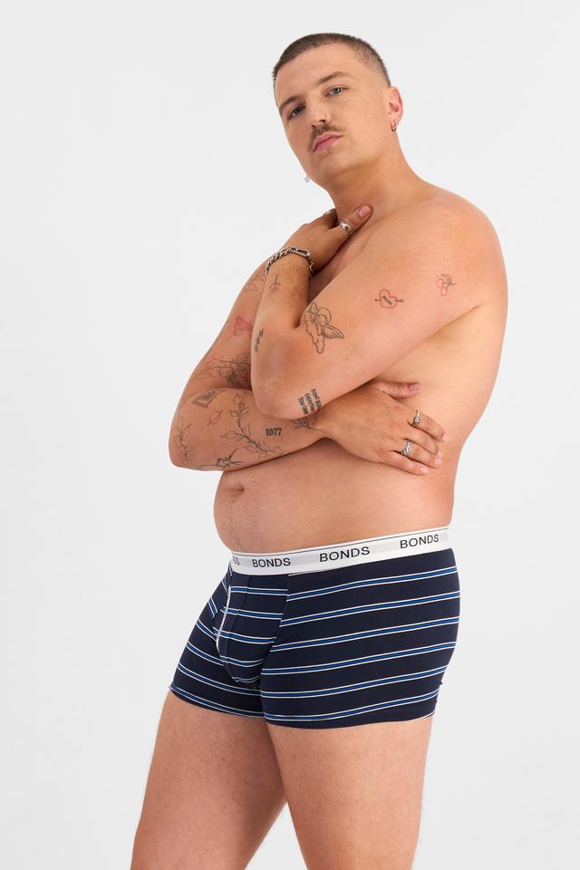 Jake (He/Him) wears size XL and is 195cm tall with 115.57cm chest and 106.68cm waist