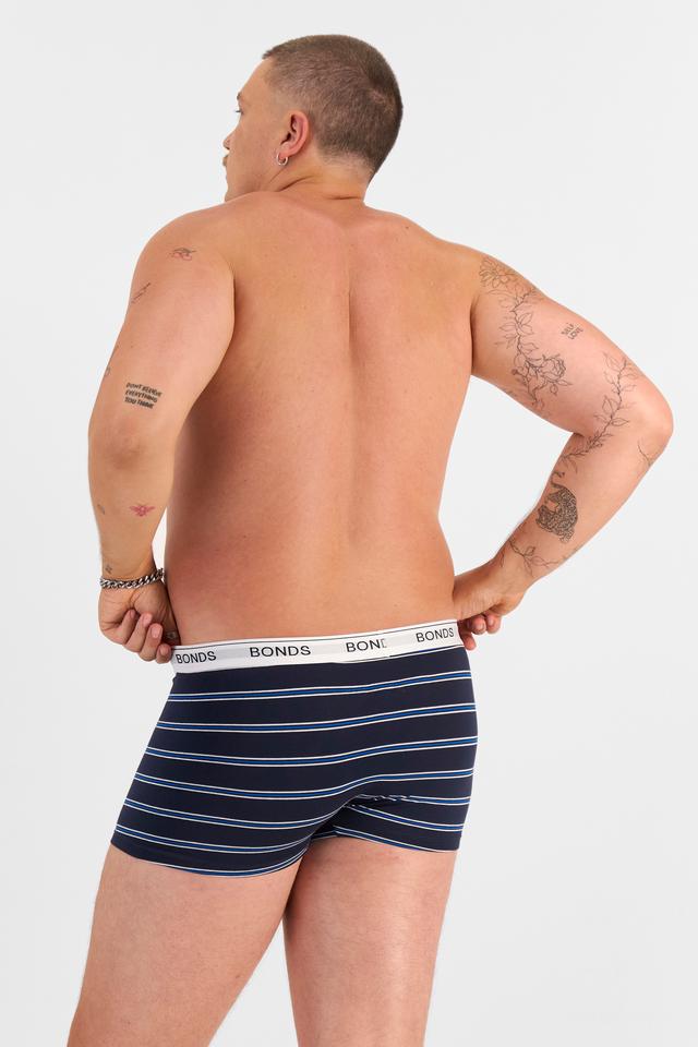 Jake (He/Him) wears size XL and is 195cm tall with 115.57cm chest and 106.68cm waist
