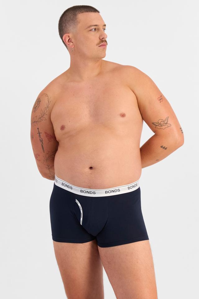 Jake (He/Him) wears size XL and is 195cm tall with 115.57cm chest and 106.68cm waist