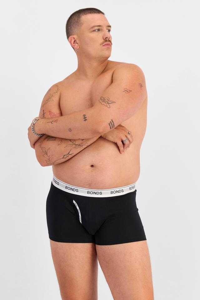 Jake (He/Him) wears size XL and is 195cm tall with 115.57cm chest and 106.68cm waist
