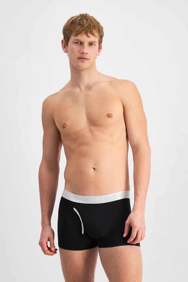 Max (He/Him) wears size Medium and is 189cm tall with 90cm chest and 73cm waist