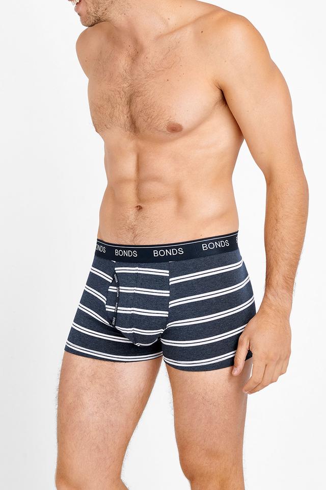 Model wears size Medium, is 182cm tall with 100cm chest and 79cm waist