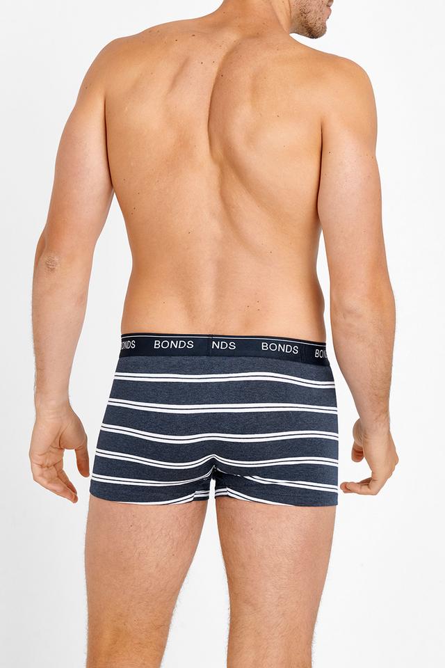 Model wears size Medium, is 182cm tall with 100cm chest and 79cm waist