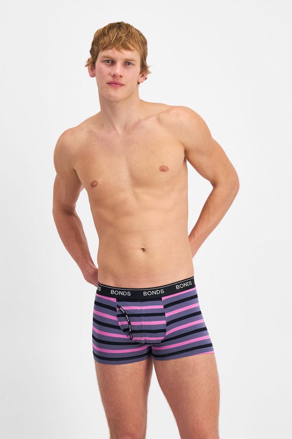 Max (He/Him) wears size Medium and is 189cm tall with 90cm chest and 73cm waist