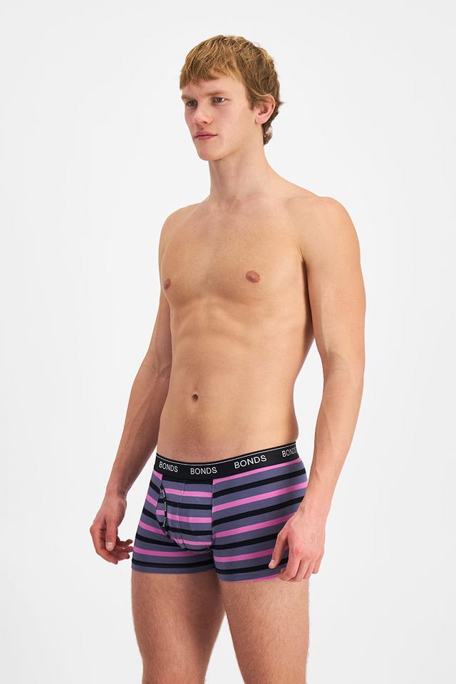 Max (He/Him) wears size Medium and is 189cm tall with 90cm chest and 73cm waist